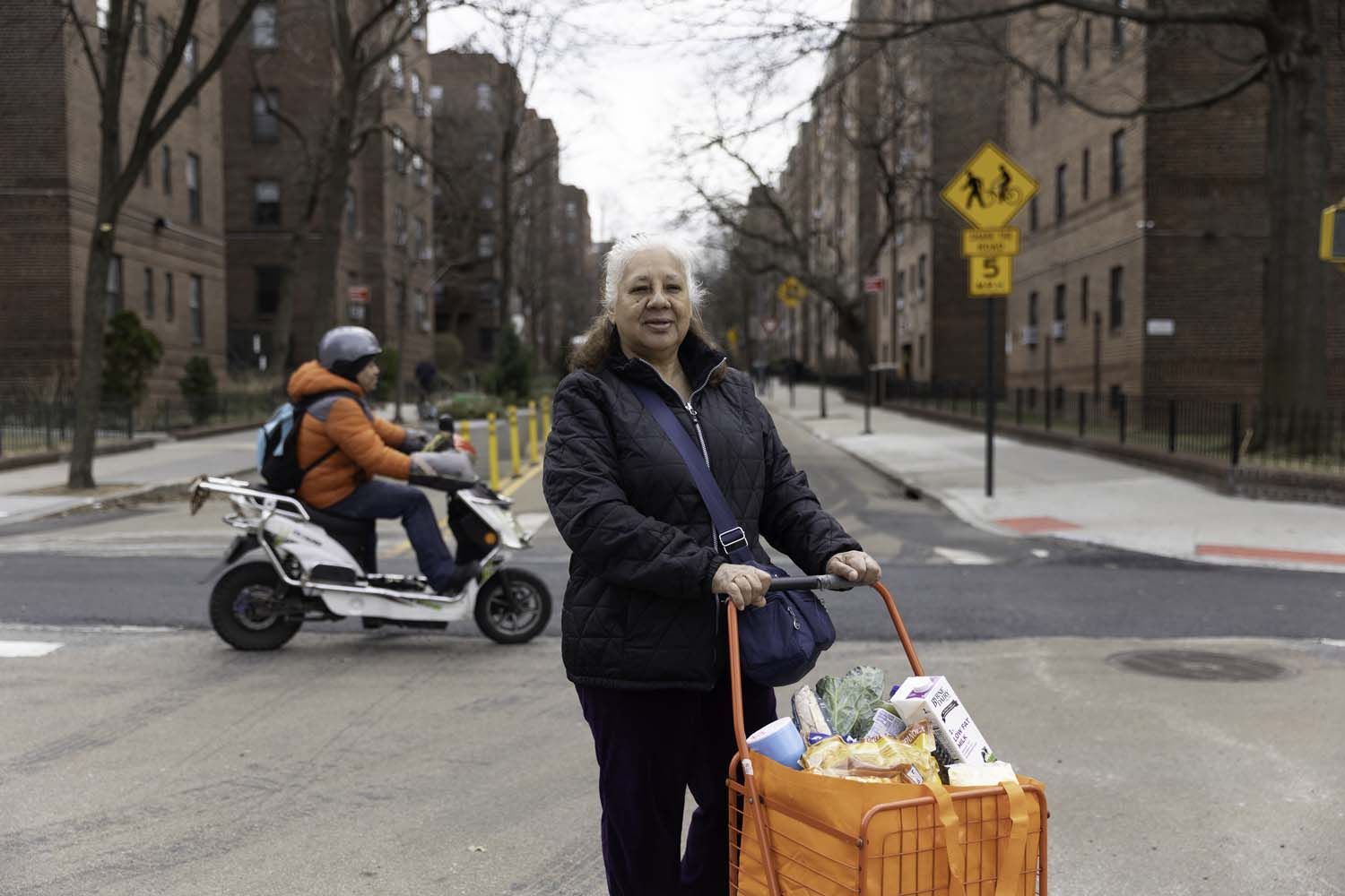 fbnyc-women-with-food-new-york-streets Women with food new york streets