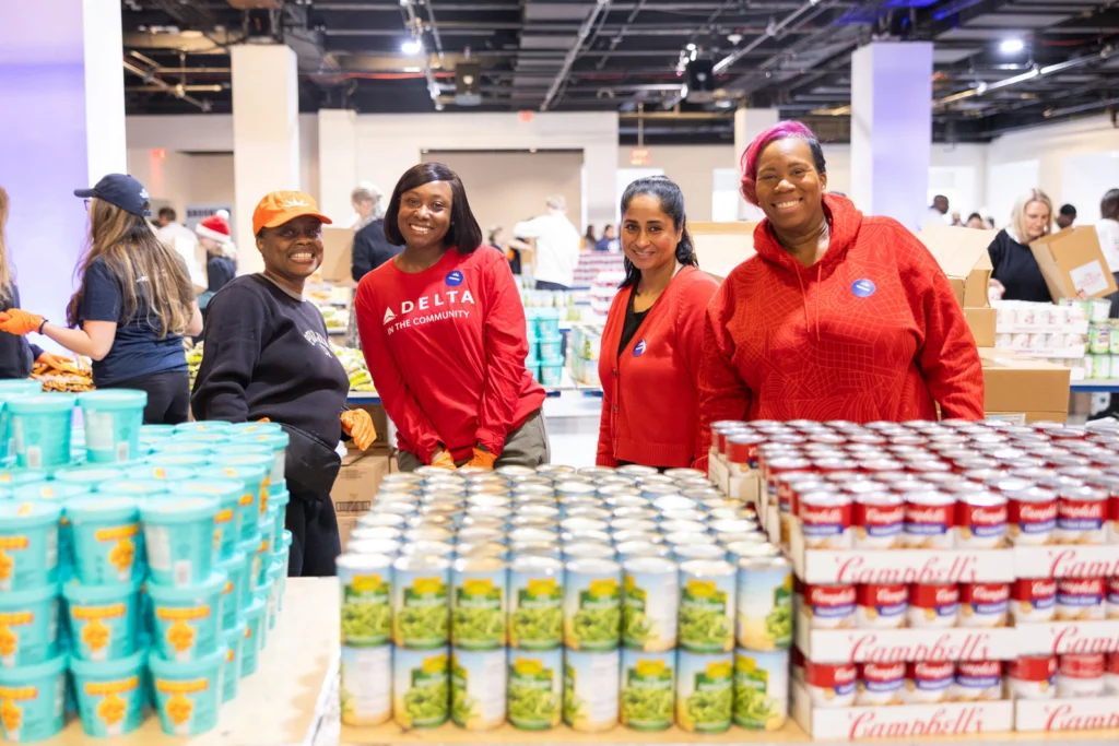 FoodBank-Holiday2Go-3995-Delta FBNYC Holiday FB2Go Delta